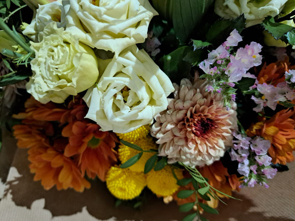 FLORIST'S CHOICE TIED FLOWERS