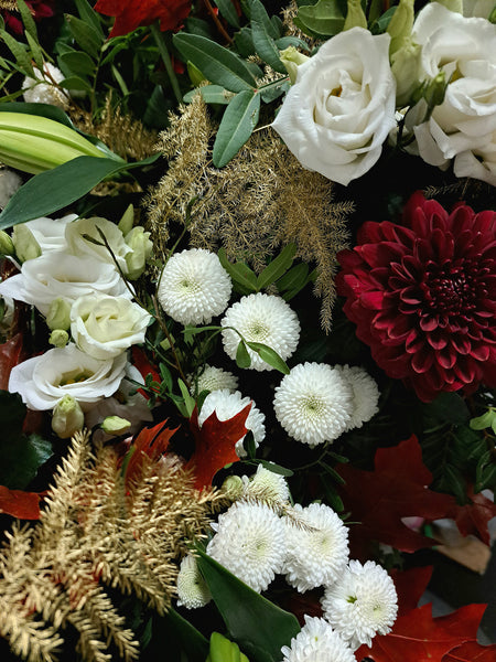 CHRISTMAS HAND TIED FLOWERS 2025